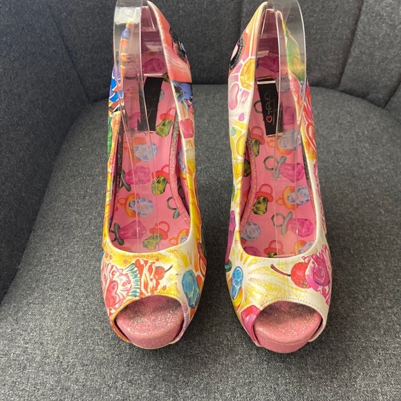 Iron Fist Shoes - 17
Iron Fist Sweet Candy Peep-Toe Platform Heels (Latisha Wood) size 11 Rare